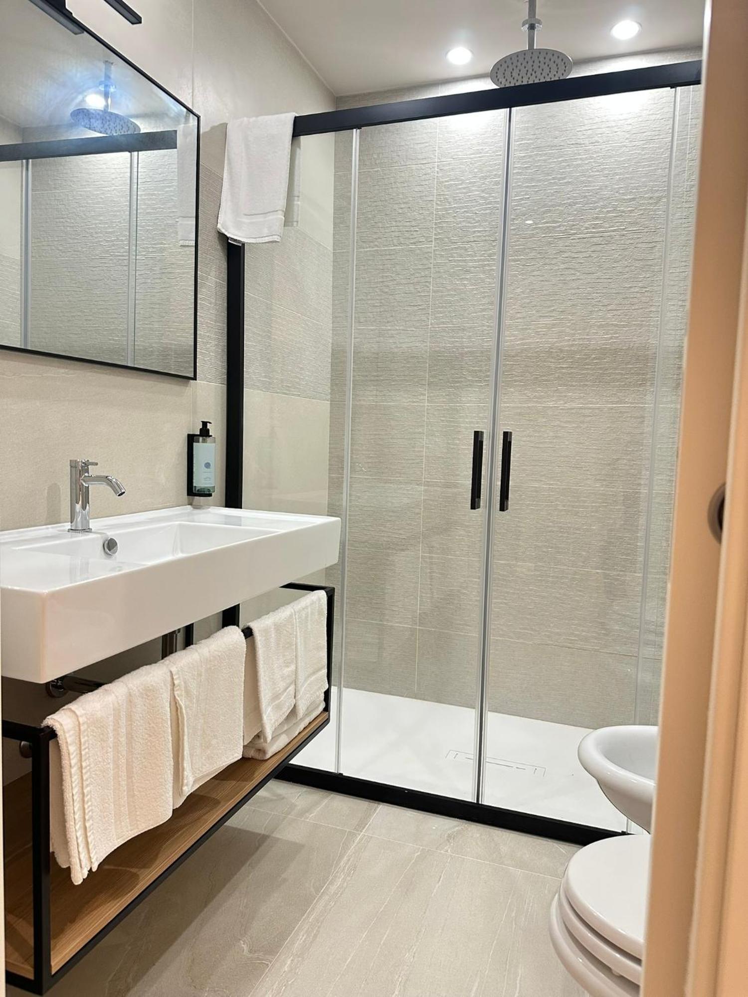 Hotel Tropic - Fronte Mare Riccione Bagian luar foto